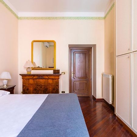 Grand Classic Apartment At San Martino By Napoliapartments Zewnętrze zdjęcie