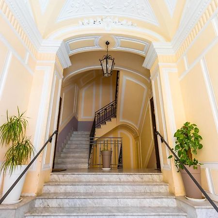 Grand Classic Apartment At San Martino By Napoliapartments Zewnętrze zdjęcie