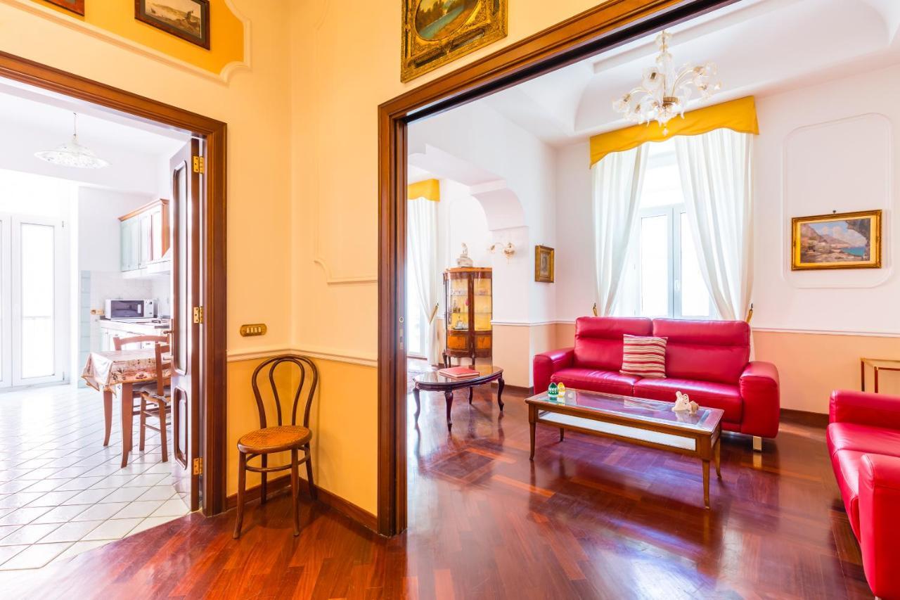 Grand Classic Apartment At San Martino By Napoliapartments Zewnętrze zdjęcie