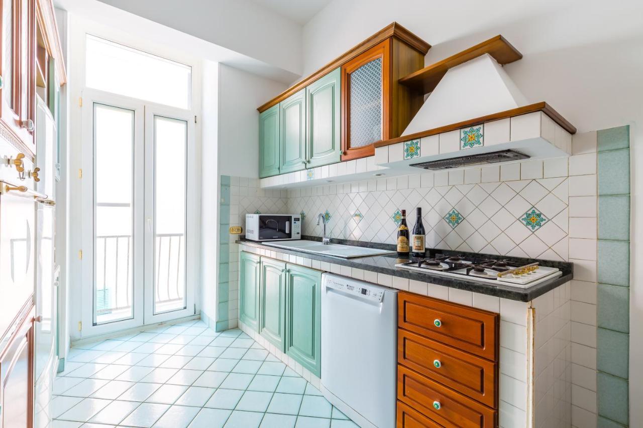 Grand Classic Apartment At San Martino By Napoliapartments Zewnętrze zdjęcie