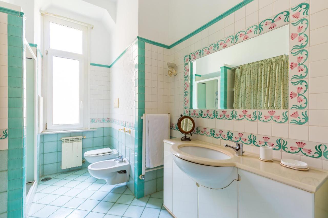 Grand Classic Apartment At San Martino By Napoliapartments Zewnętrze zdjęcie