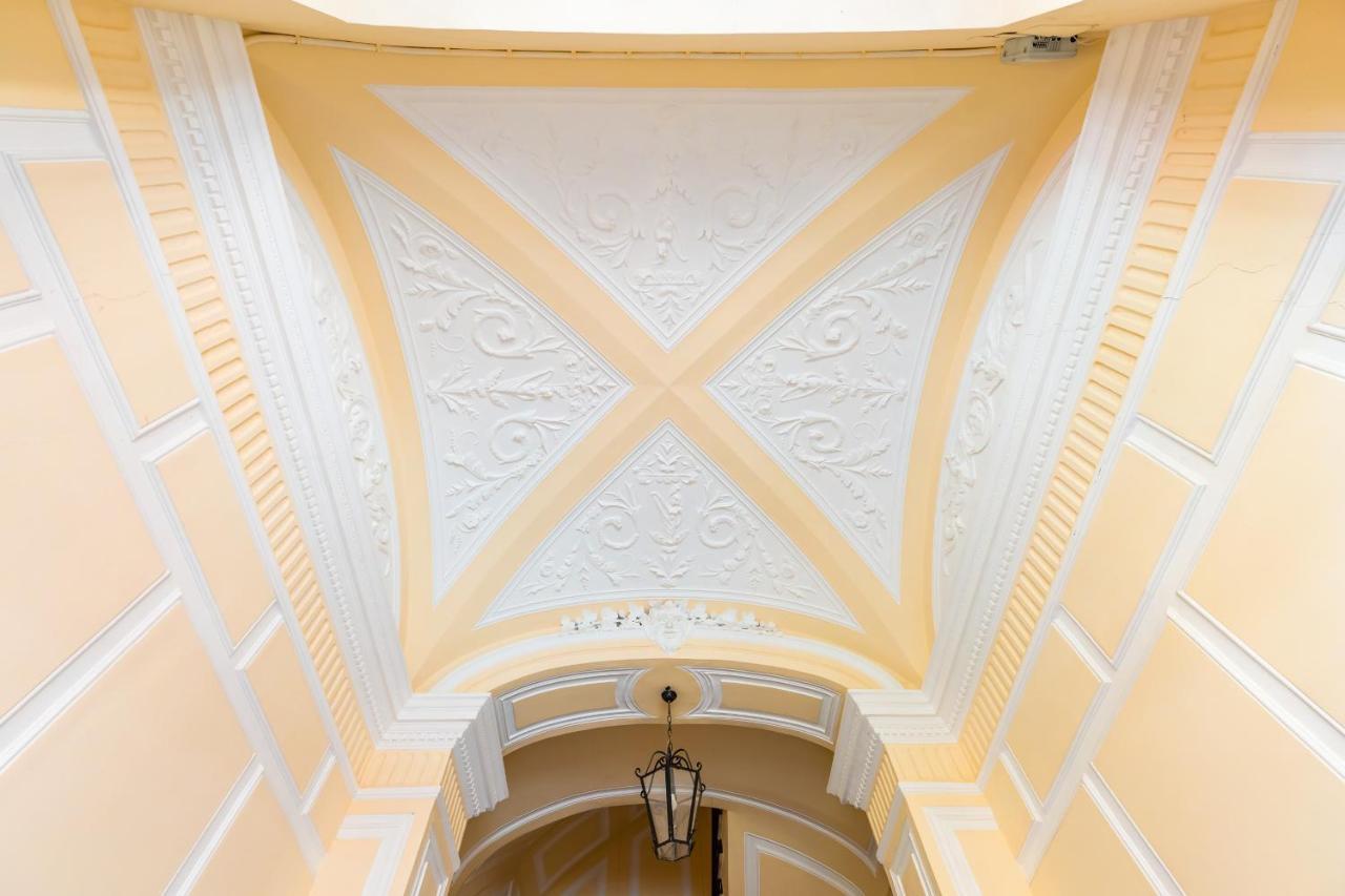 Grand Classic Apartment At San Martino By Napoliapartments Zewnętrze zdjęcie