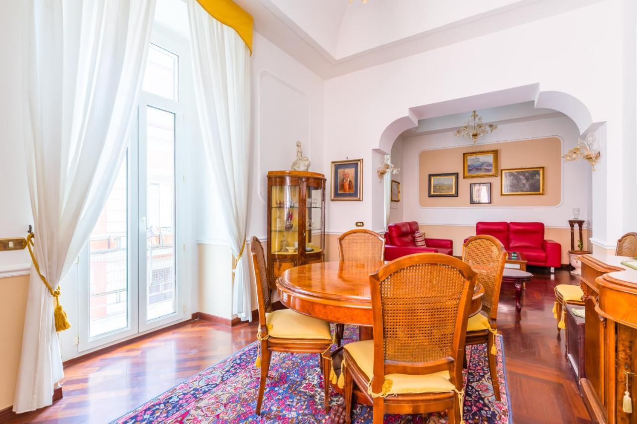 Grand Classic Apartment At San Martino By Napoliapartments Zewnętrze zdjęcie