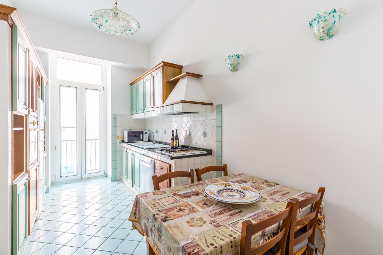 Grand Classic Apartment At San Martino By Napoliapartments Zewnętrze zdjęcie