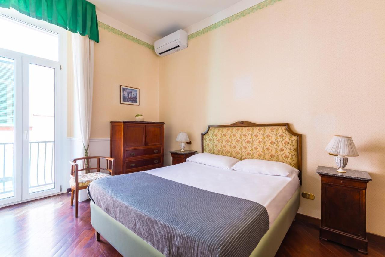Grand Classic Apartment At San Martino By Napoliapartments Zewnętrze zdjęcie