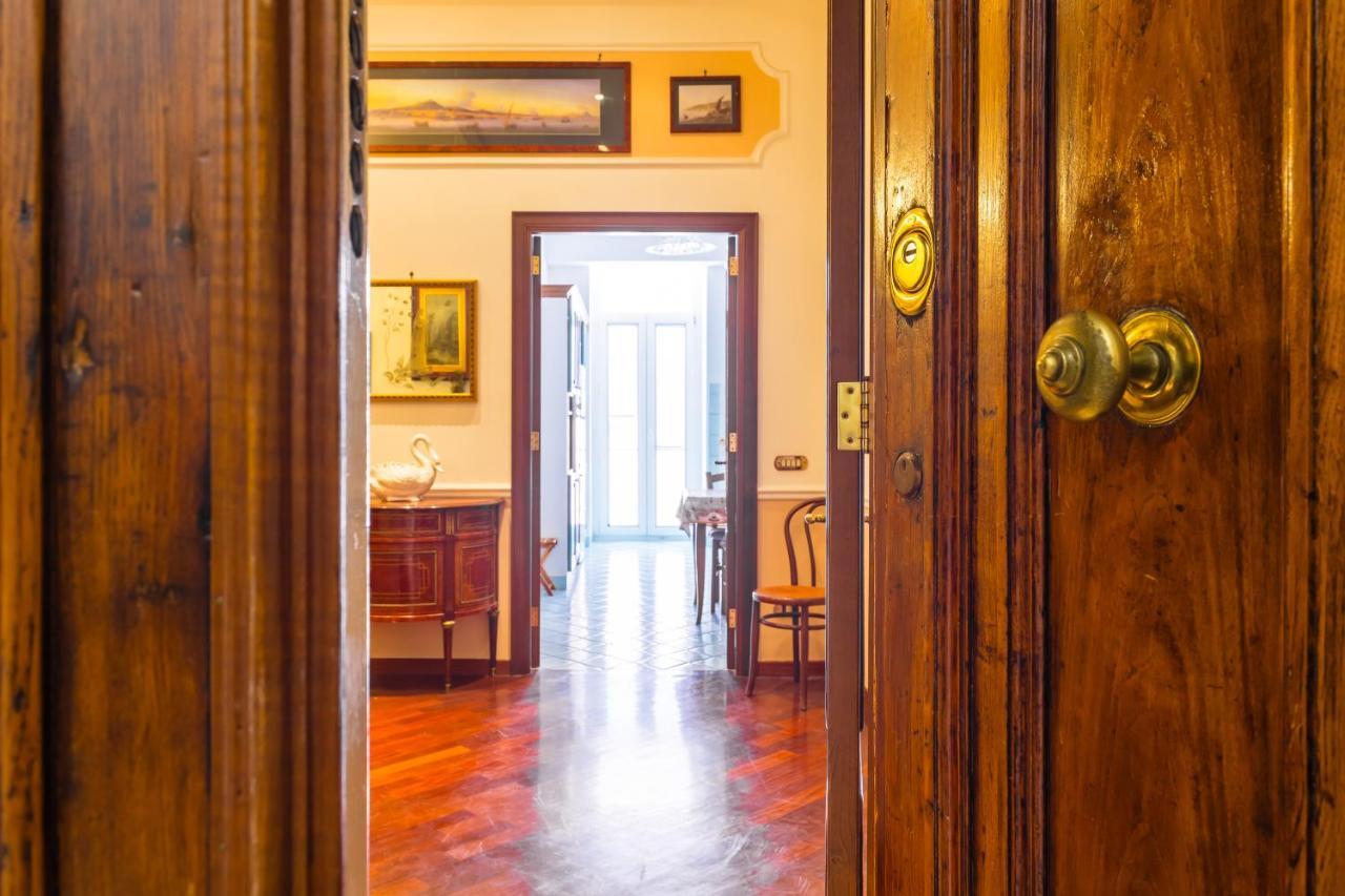 Grand Classic Apartment At San Martino By Napoliapartments Zewnętrze zdjęcie